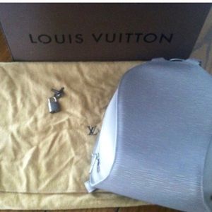 Authentic Louis Vuitton Backpack 🎒